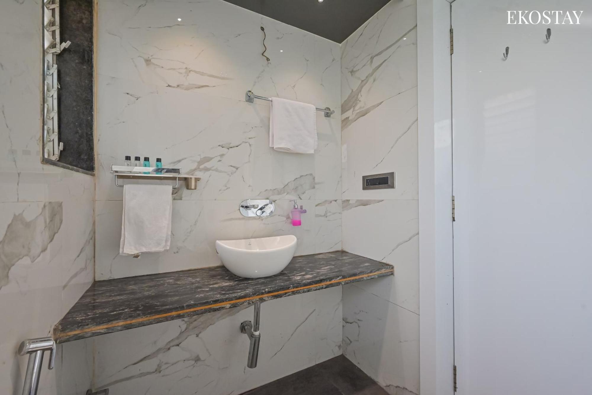 Ekostay Gold - Peninsula Villa Lonavala Eksteriør billede